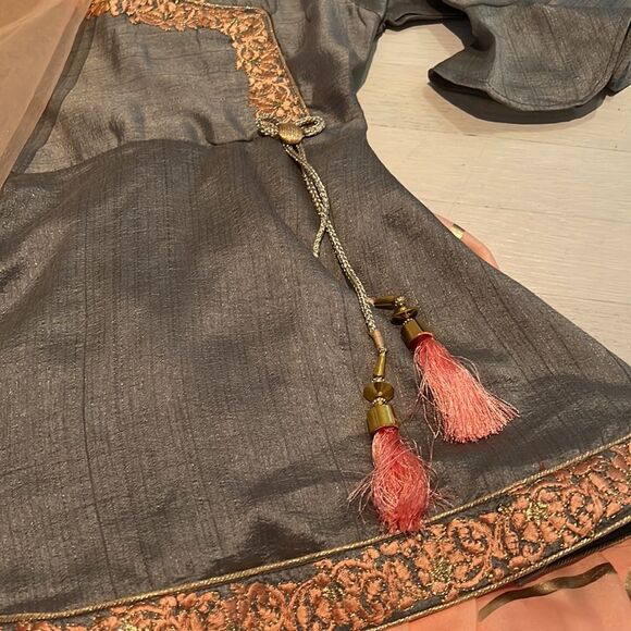 akshadha Indian designer size 24 (2-5 years) NWOT - Picture 2 of 12